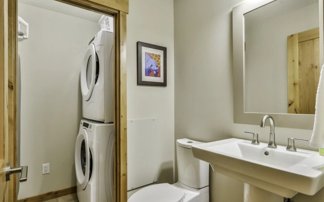 White Spruce Lodge by Spring Creek Vacations