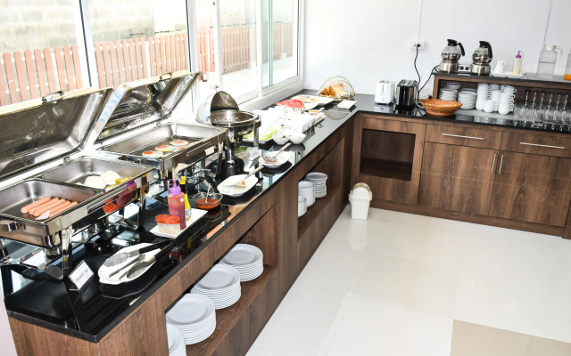 Peak Boutique City Hotel