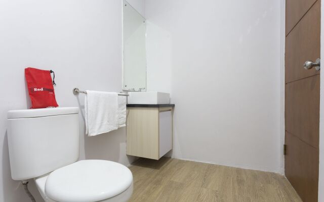RedDoorz Plus near Cilandak Town Square 2