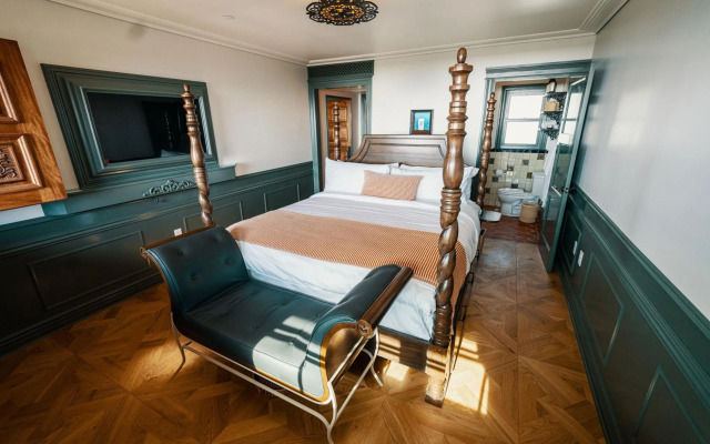 El Caminante Bar & Bungalows