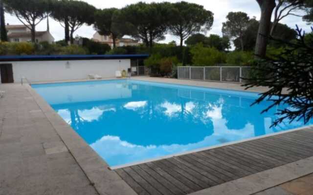 House With 3 Bedrooms in Grimaud, With Wonderful sea View, Pool Access