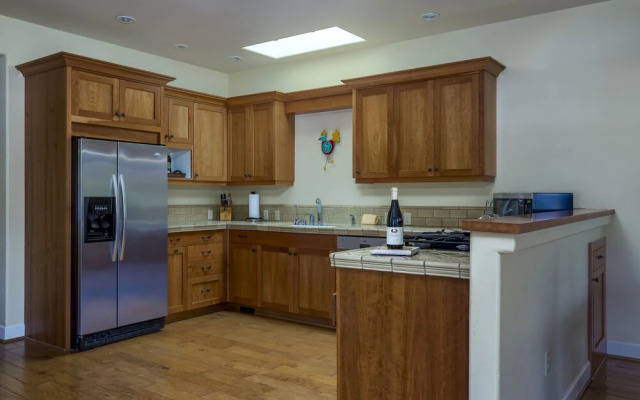 28 San Miguel 1 Bedroom Condo by Redawning