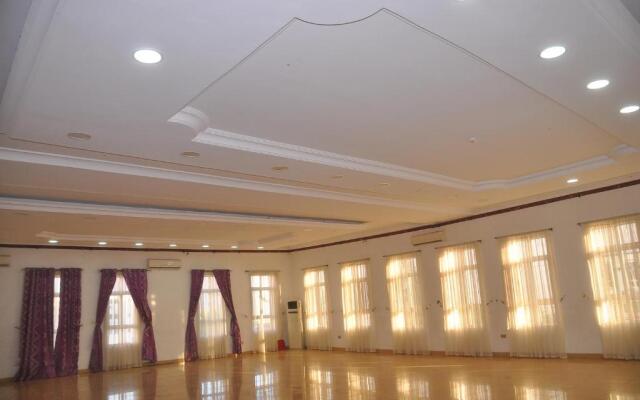 Zeus Paradise Hotel Abuja