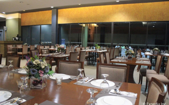 Rivermount Hotel And Resort