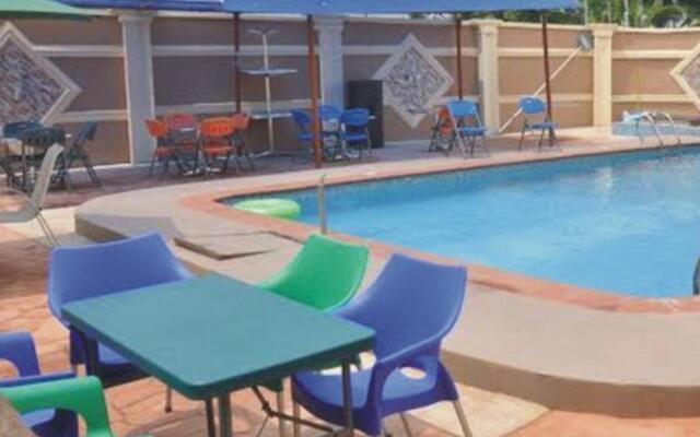 Sheriffyt Royale Hotel and Suites