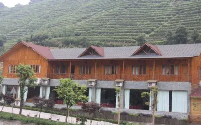 Shangri-La Holiday Manor