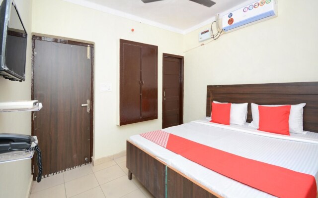 Hotel Tourist by OYO Rooms