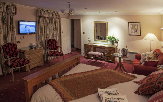 The Revere Hotel