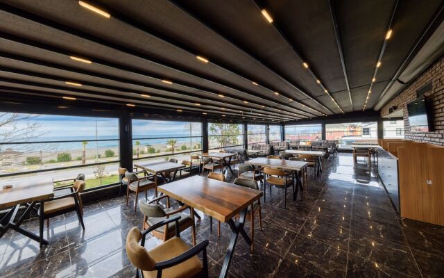 Pera North Hotel - Lounge & Restaurant