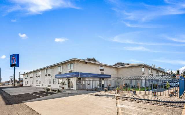 Motel 6 Fort Wayne, IN