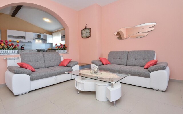Amazing Home in Zadar With Wifi and 2 Bedrooms