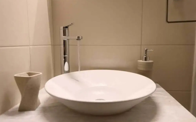 District Suites