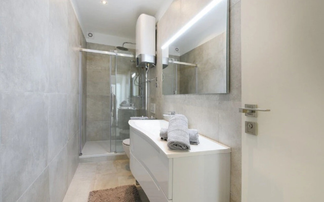 Modern Villa in Nin With Terrace