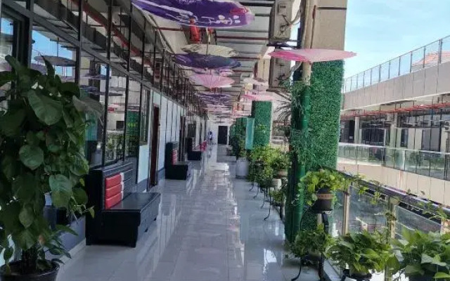 Danzhou walnut Lane Theme Hotel