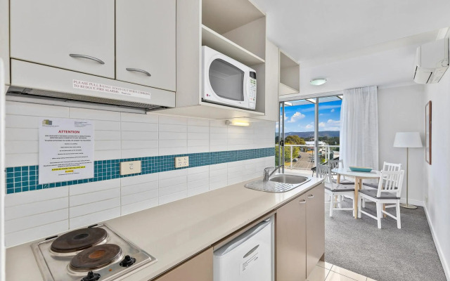 BASE Holidays - Ettalong Beach Premium Apartments