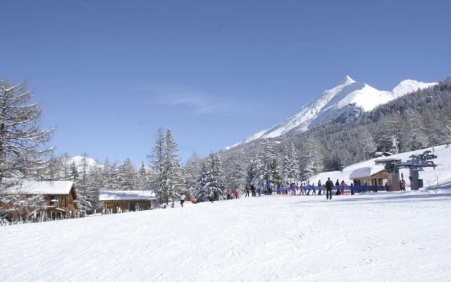 Spacious and Functional Chalet Located Close to the ski Lifts
