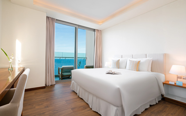 A La Carte Da Nang Beach