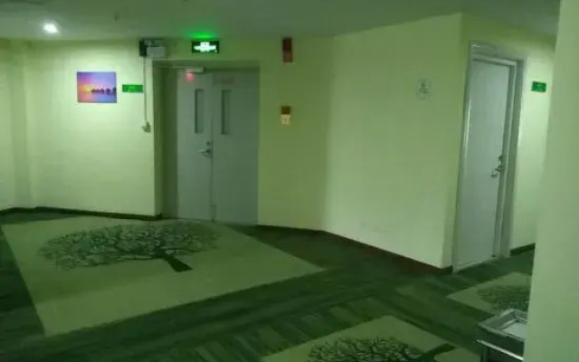 Pinghu Golden Bay Hotel