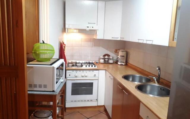 Comodo appartamento in villa 150 mt dal mare