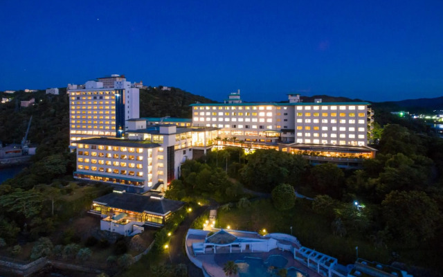 Toba Seaside Hotel