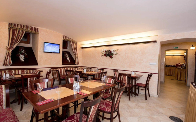 Amigo City Centre Hotel