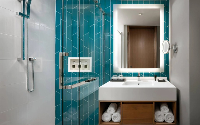 Humaniti Hotel Montreal, Autograph Collection