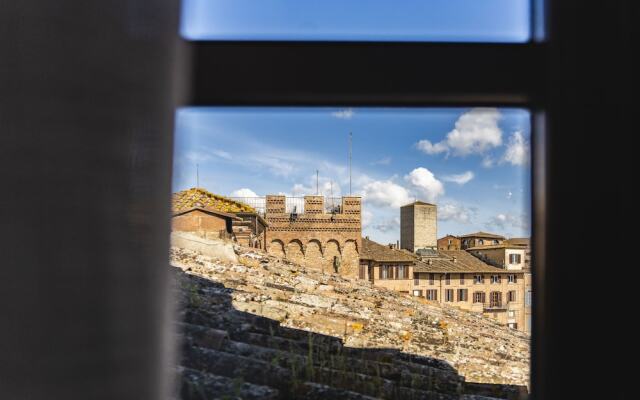 Torre Lambertini Windows On Piazza Del Campo - Residenza D'Epoca