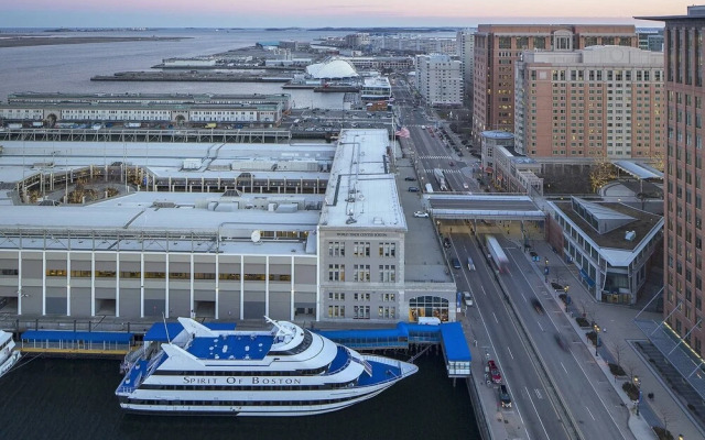 Luxurious Studio in the Seaport District
