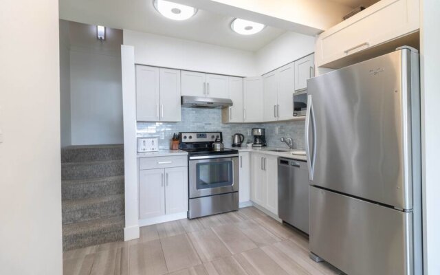 HS17 · Hearthstone Lodge - Hot tub - Village location