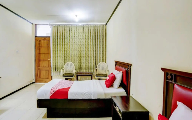 Hotel Lumajang New by OYO Rooms