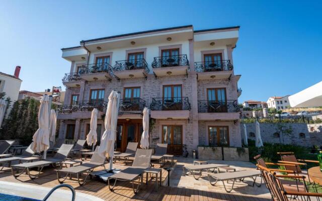Cunda Baradiel Hotel