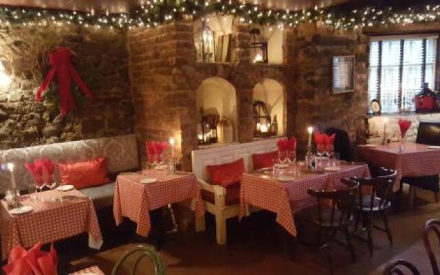 Finnegans Hostel and B&B Accommodation