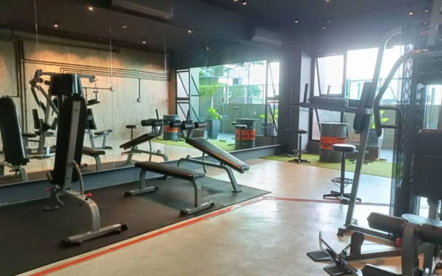 Austin 18, Friendly Sky by HomestayJB