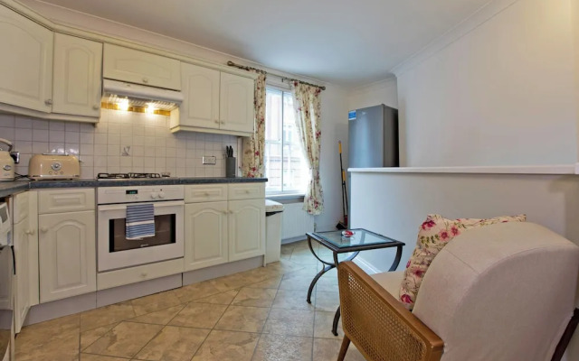 Imperial Horseferry Road Apartment