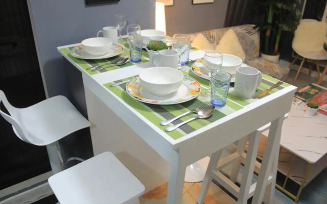 A2J BGC Luxury 2BR Loft Near Burgos Circle, Malls