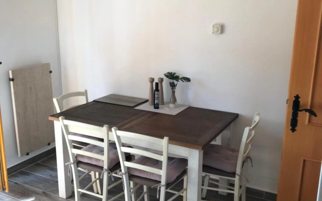 Apartma, Prekmurska vas, Trobentica 32