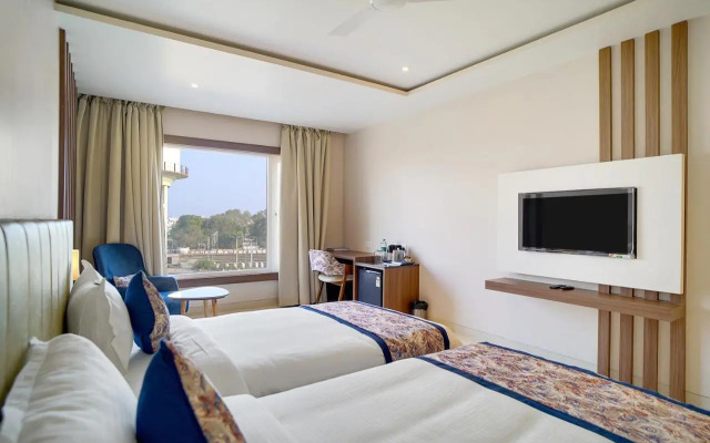 Hotel Four Element