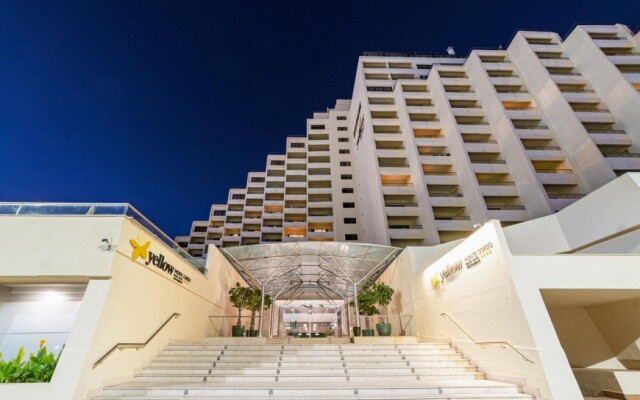 Yellow Praia Monte Gordo