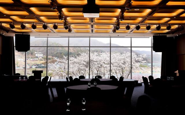 Midas Hotel & Resort