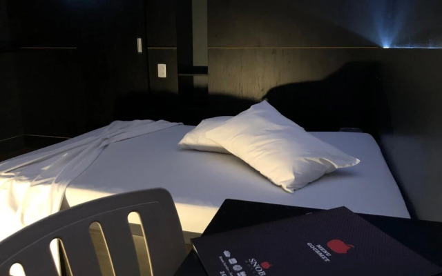 SNOB Motel