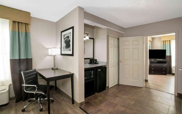 La Quinta Inn & Suites by Wyndham Lebanon