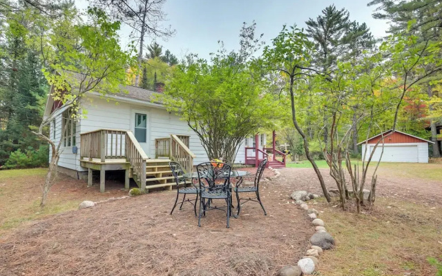 Peaceful Saint Germain Home w/ Fire Pit!