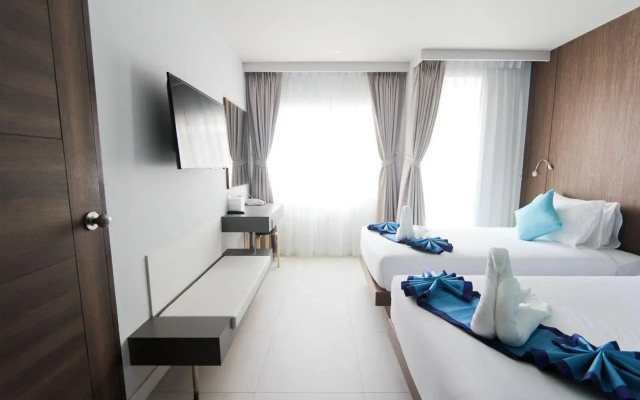 Отель Centro One Patong