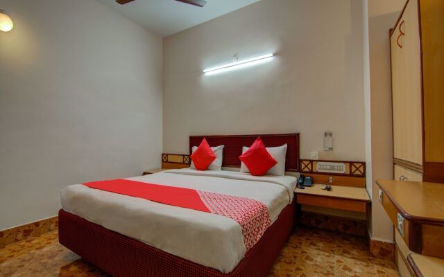 OYO 14670 Saaket Residency