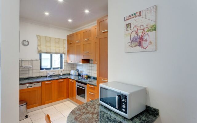 Central Apartment in St Julian's, Perfect for Families