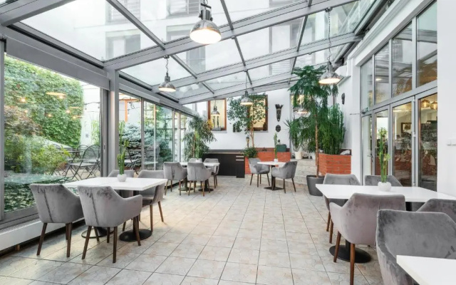 Hotel Troja