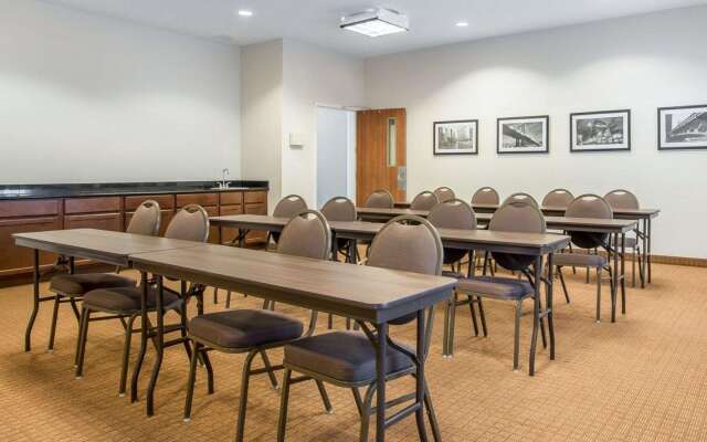 Mainstay Suites Meridian