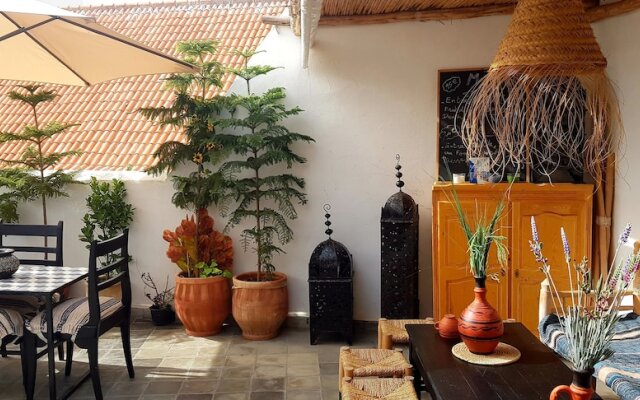 Art riad au bord de la mer
