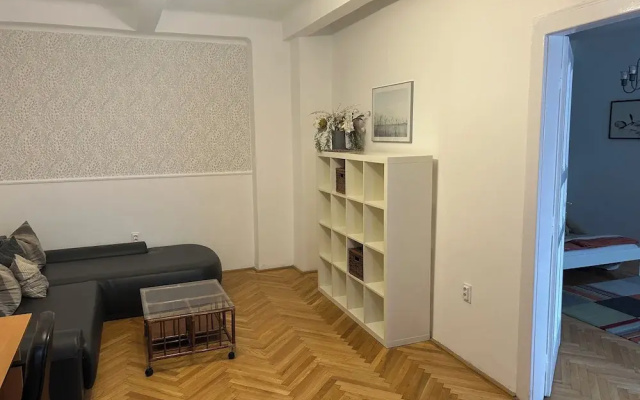 Diamond Astoria 4, Quiet Apartment