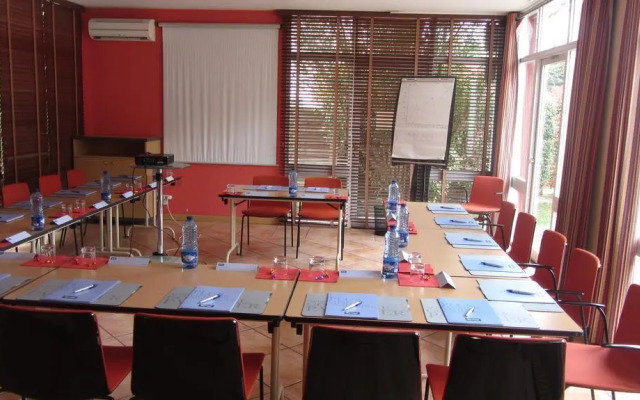 Campanile PRIME - Nîmes Centre